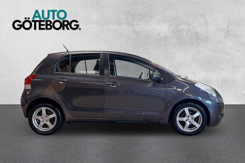 Bild 3 av Toyota Yaris 5-dörrar 1.33 Dual VVT-i  Välvårdad Full Servad 3-Ägare