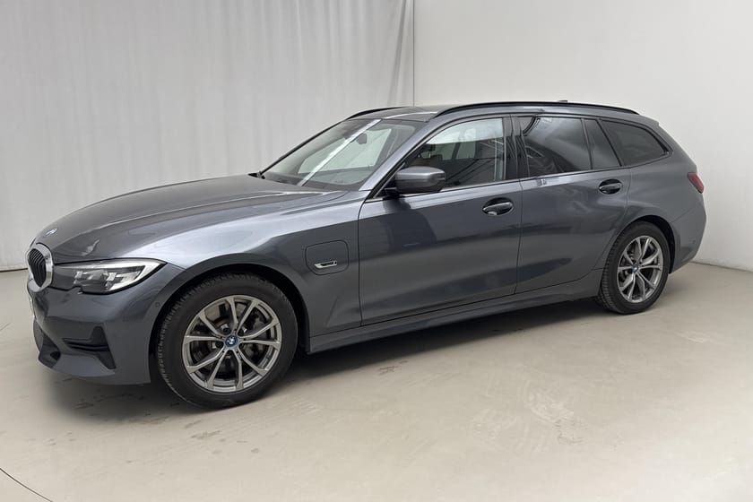 Bild 2 av BMW 330e xDrive Touring 330 292hk Sport Line Backkamera