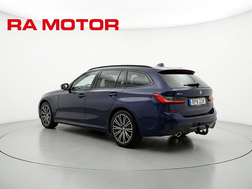 Bild 3 av BMW 330e xDrive Touring 292hk M Sport | H/K | 360 Kamera | Laser | Drag