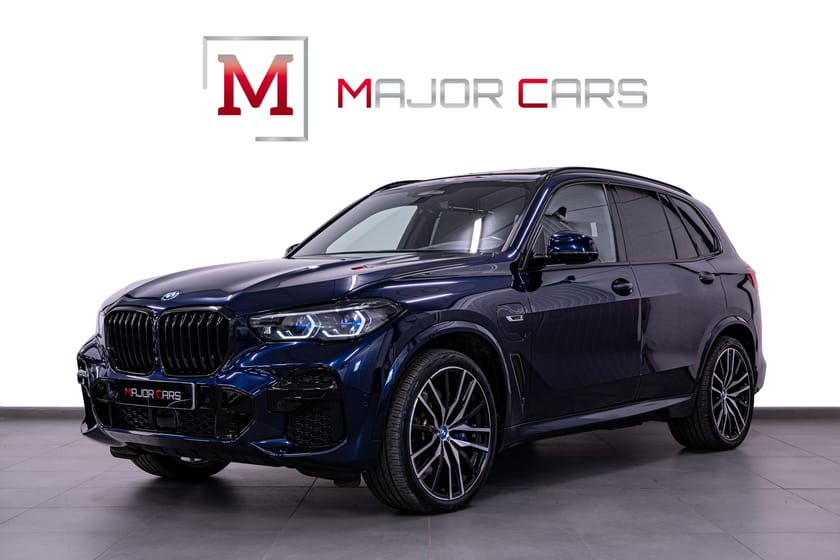 Bild 1 av BMW X5 xDrive45e iPerformance M Sport Ultimate Pano Sky B&W 22" DAP Luft-F
