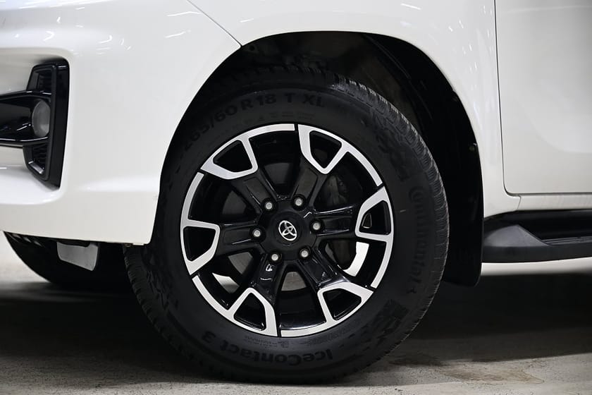 Bild 5 av Toyota Hilux Dubbelhytt 2.4 AWD 150HK Automat|Dubbelhytt|Kåpa|Drag|Backkamera