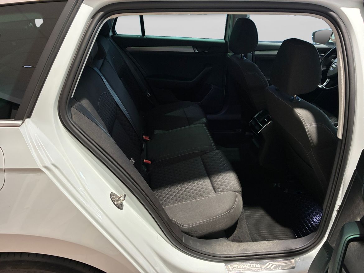 Škoda Superb Kombi 2.0 TDI DSG Sekventiell, 150hk, 2016