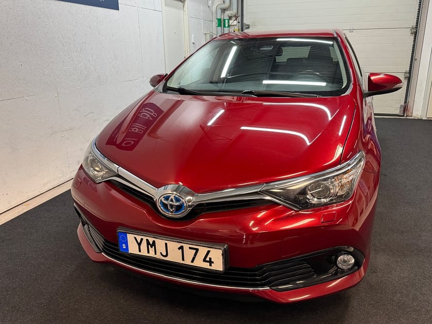 Bild 3 av Toyota Auris Hybrid e-CVT Intense Edition 136hk Euro 6|NYBESS|NYSERV