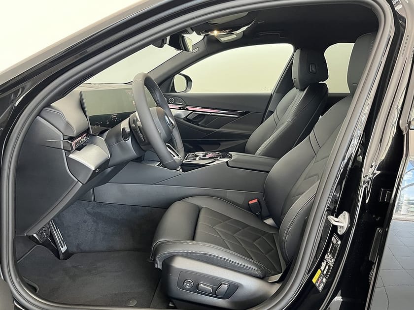 Bild 5 av BMW 530e xDrive Touring M Sport Drag Rattvärme Adaptiv Farth.