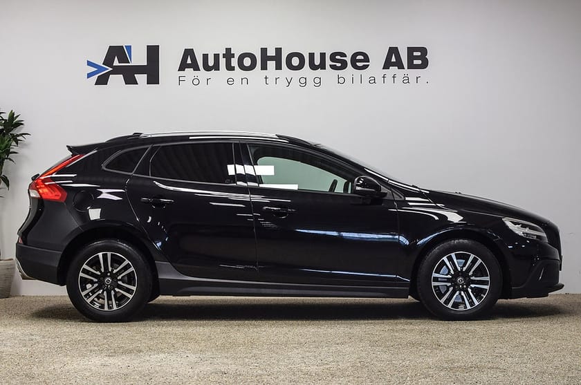 Bild 3 av Volvo V40 Cross Country D3 Värmare B-kamera BLIS Radarfart Garanti Nyservad