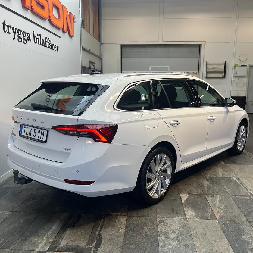 Bild 4 av Škoda Octavia Kombi Skoda 2.0 TDI 4x4 Style Cockpit Carplay Backkamera Drag