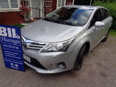 Toyota Avensis Kombi 2.0 D-4D  FULLSERVAD/ACC/MV/FARTH MM/FINANS/INBYT