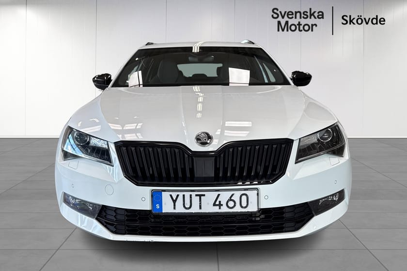Bild 5 av Škoda Superb Kombi 2.0 TDI 4x4 SportLine Business Edition | Panorama | Canton | Dragkrok