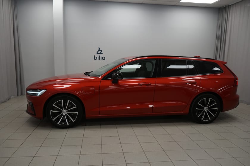 Bild 2 av Volvo V60 Recharge T8 Plus Dark | 360| HarmanKardon |