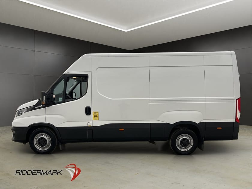 Bild 4 av Iveco Daily 35-140 Van L3H2 2.3JTD FLYTTBIL Värm 3-Sits Moms 1-Brukare