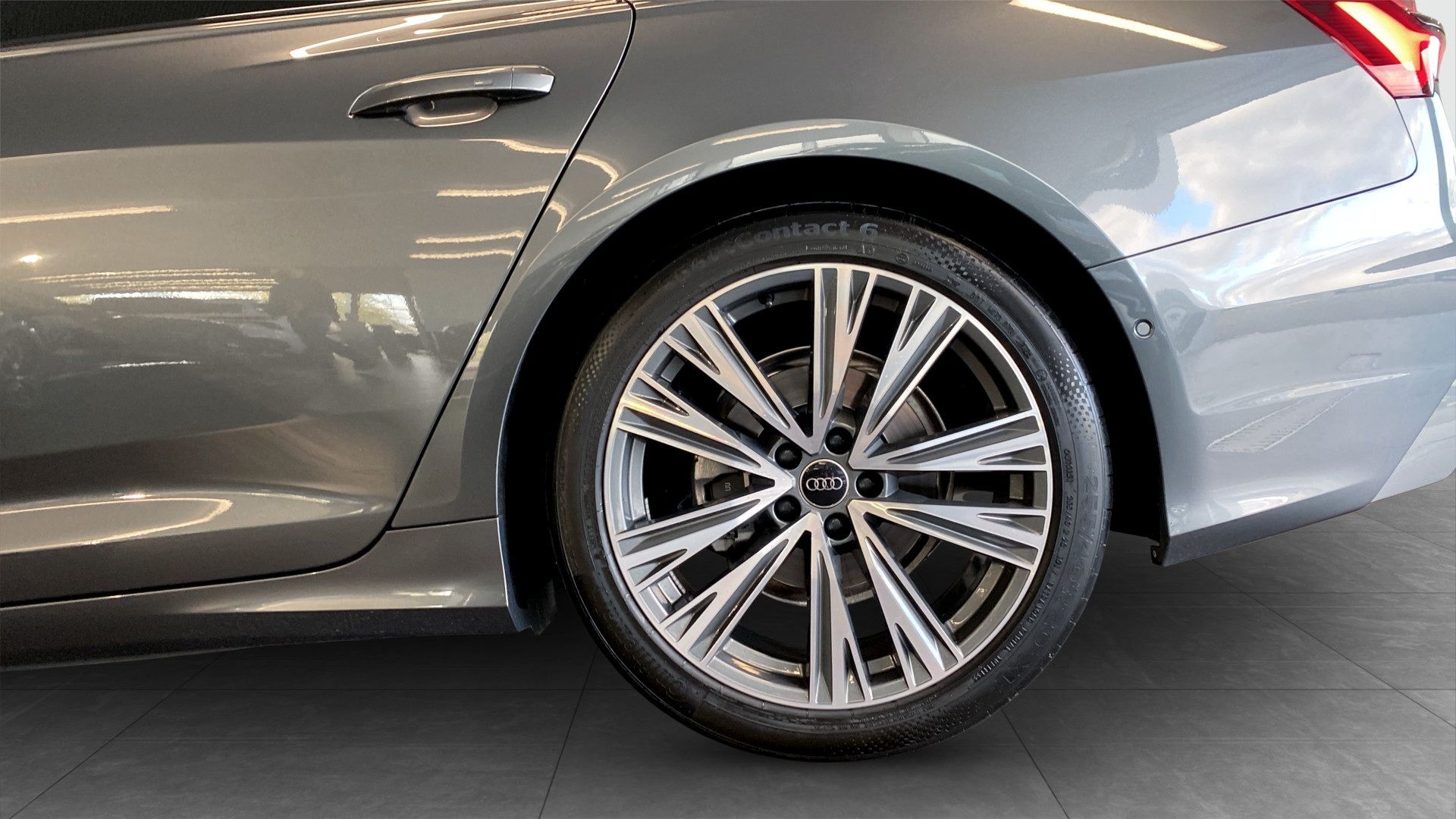 Audi A6 2025, photo 6/10