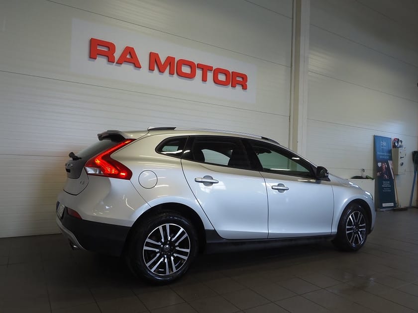 Bild 5 av Volvo V40 Cross Country T3 Geartronic Automat 152hk Momentum Navi Värmare VOC