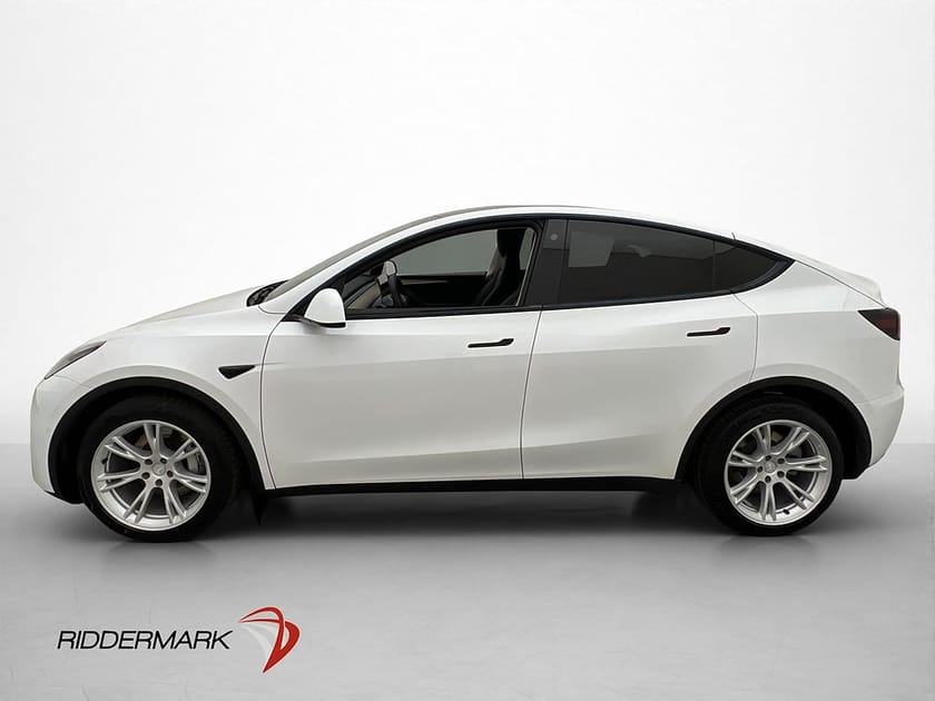 Bild 5 av Tesla Model Y Long Range AWD MOMS Autopilot Pano Sv-Såld