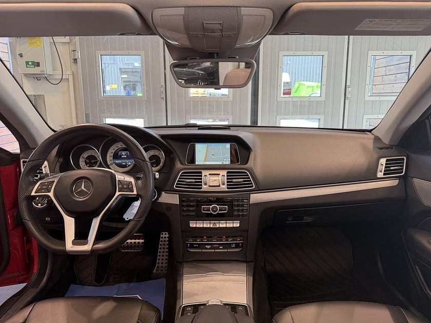 Bild 5 av Mercedes-Benz E 200 Cabriolet Aut AMG Sport Gps Låg mil Sv-Såld Unik