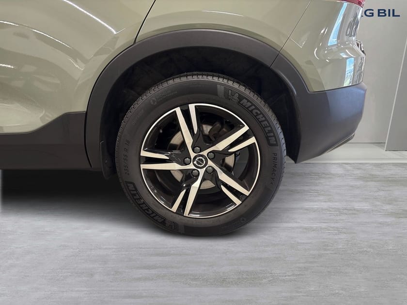Bild 5 av Volvo XC40 B3 FWD Bensin Plus Dark, Klimatpaket, Förarstödpaket, Parkeringskamera Bak, Baklucka Elmanövrerad, Google Maps