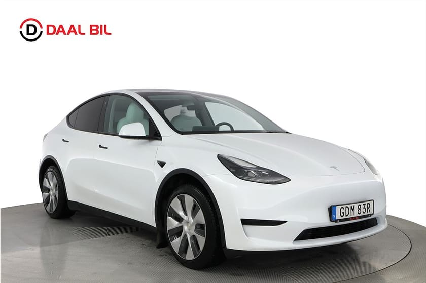 Bild 3 av Tesla Model Y Standard Range RWD 299HK 60kWh PANO P-VÄRM NFC B-KAM