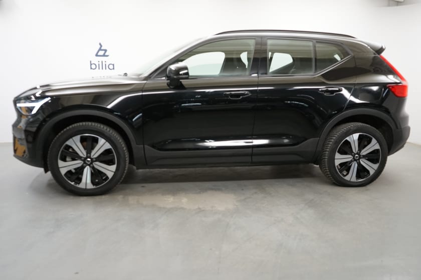 Bild 2 av Volvo XC40 Recharge Core Edition, Baklucka elmanövrerad, Dragkrok