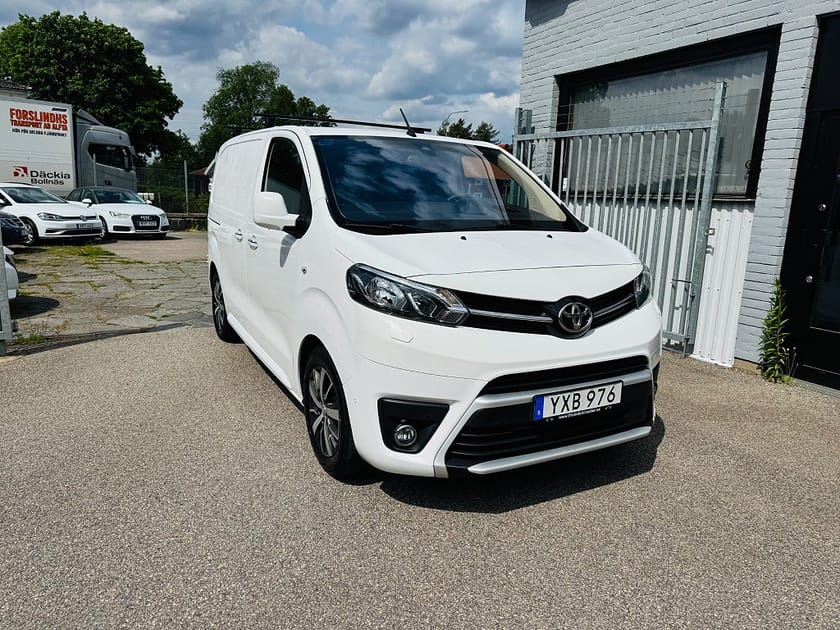 Bild 1 av Toyota Proace 1.6 D-4D 116HK SKÅP / DRAG / VÄRMARE / LEASEBAR