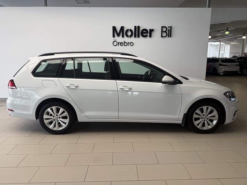 Bild 2 av Volkswagen Golf Sportscombi 1.0 TSI 110HK Automat Backkamera/Drag