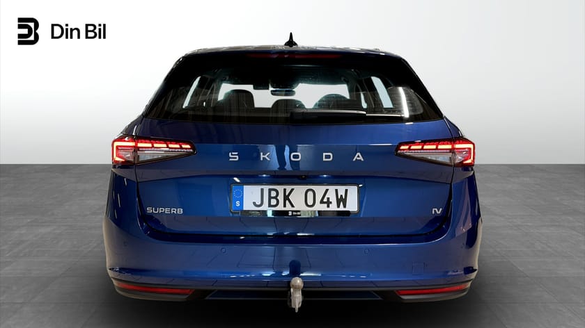 Bild 5 av Škoda Superb iV Kombi Laddhybrid 204hk 130 Edition Drag B-Kamera