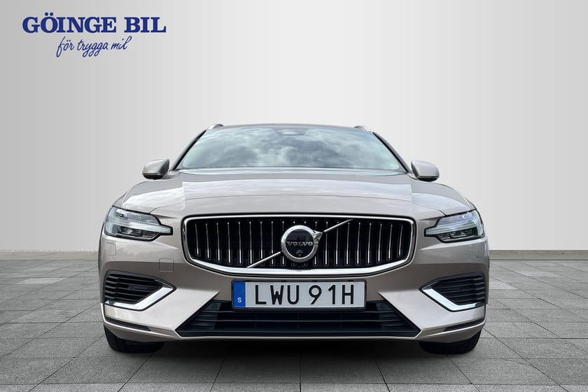 Bild 3 av Volvo V60 Recharge T6 Core Edition Drag/ Läder/ 360/ H/K/ Navi/ Tonade rutor
