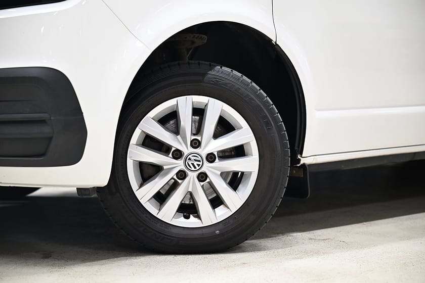 Bild 5 av Volkswagen Transporter 2.0 TDI 110HK L2 Nedlackad|LED|Inredning|GPS|Backkamera