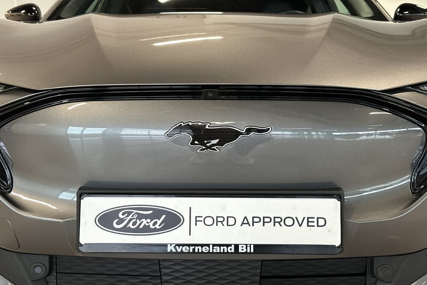 Bilde 3 av Ford Mustang Mach-E Long Range RWD/Krok/360 kamera/B&O/Skinn/600 KM/