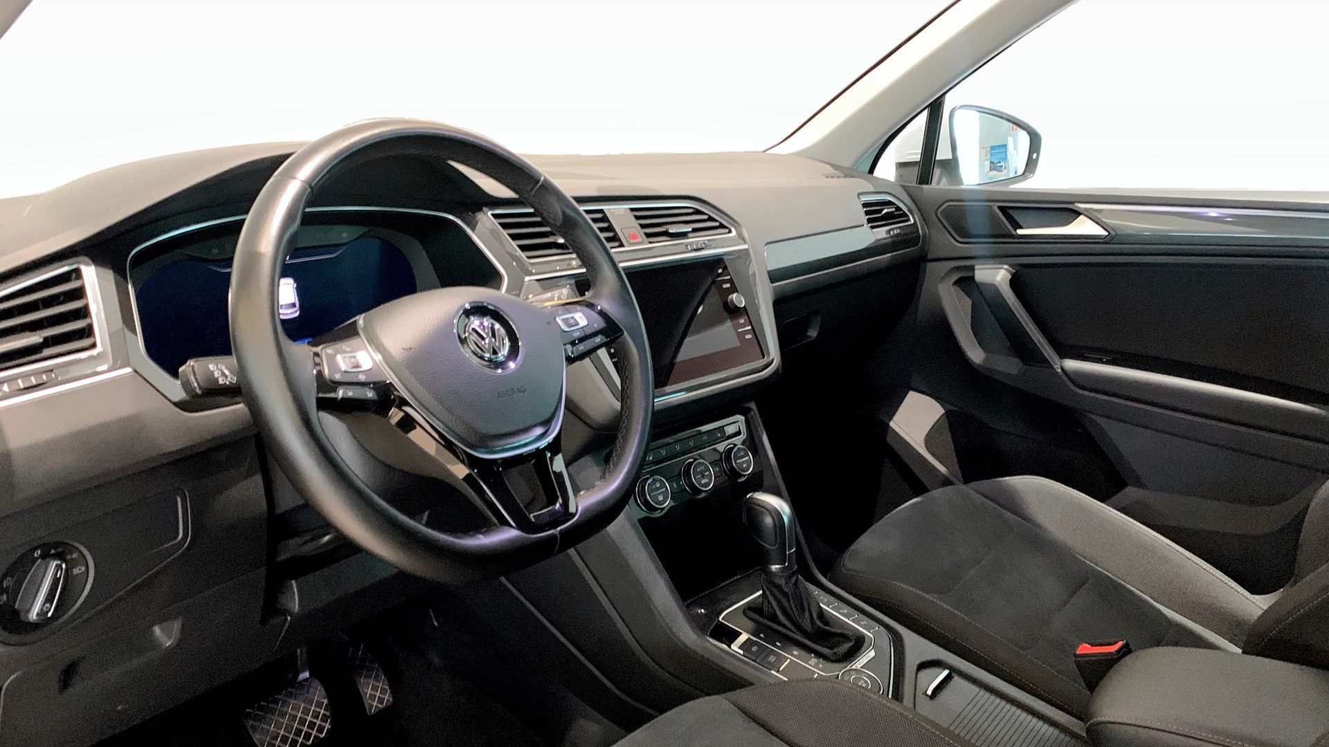 Volkswagen Tiguan 2019, bild 7/10
