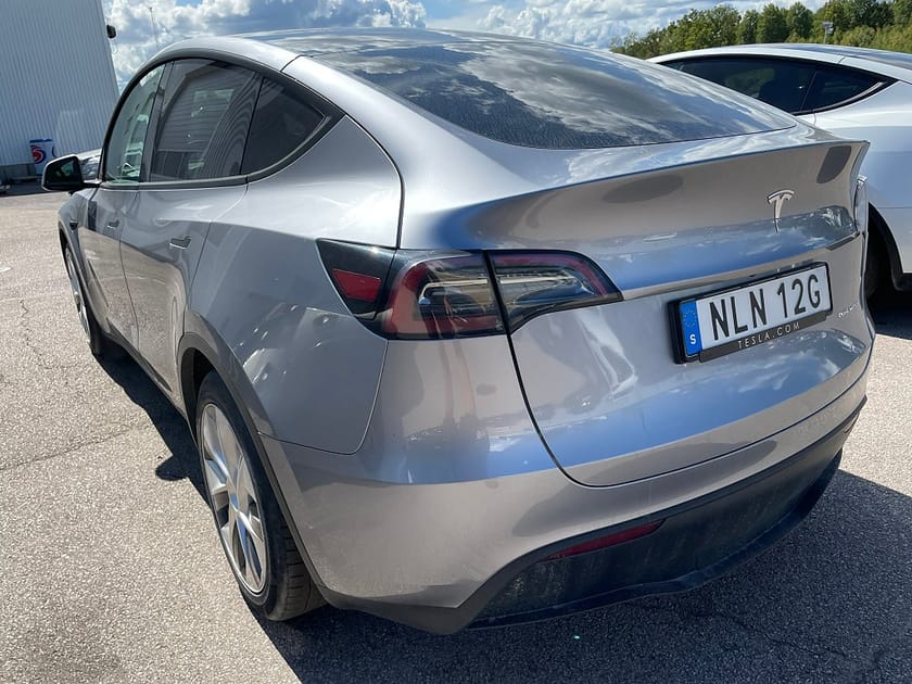 Bild 4 av Tesla Model Y Long Range AWD 514HK 4x4 Panorama Läder