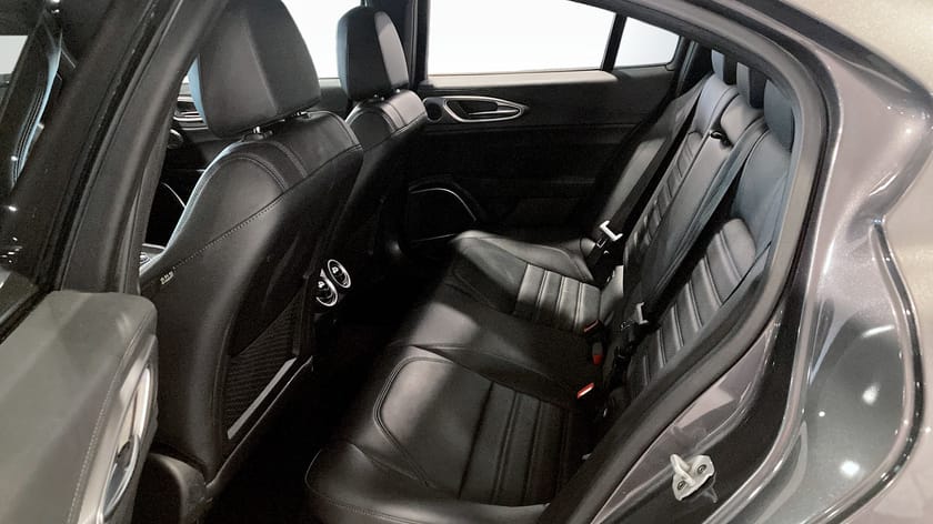 Bild 5 av Alfa Romeo Giulia VELOCE 2.0 280HK TURBO AT8 AWD