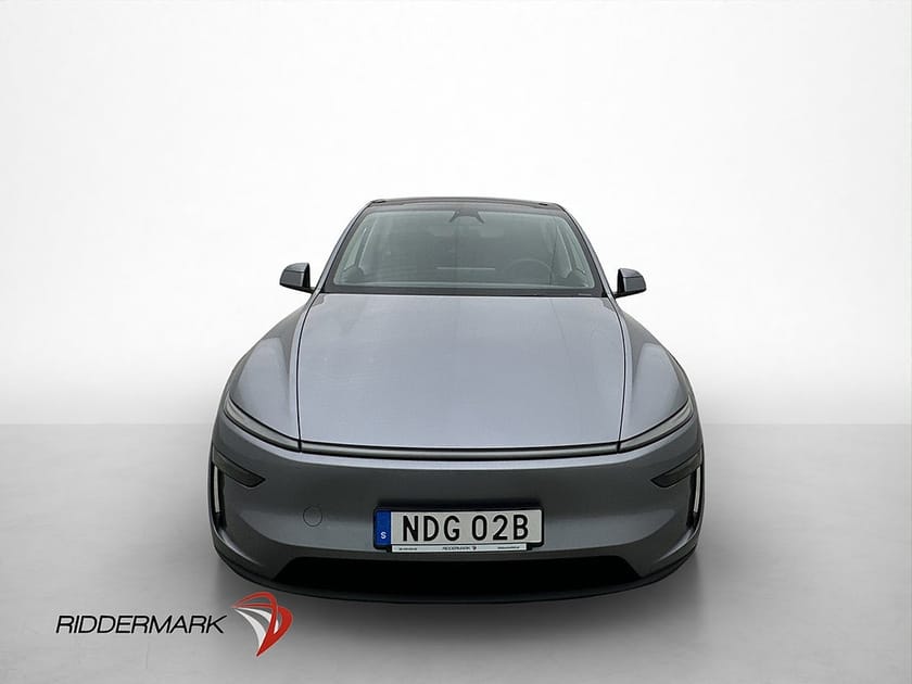 Bild 2 av Tesla Model Y Long Range AWD Premium Autopilot Svensksåld
