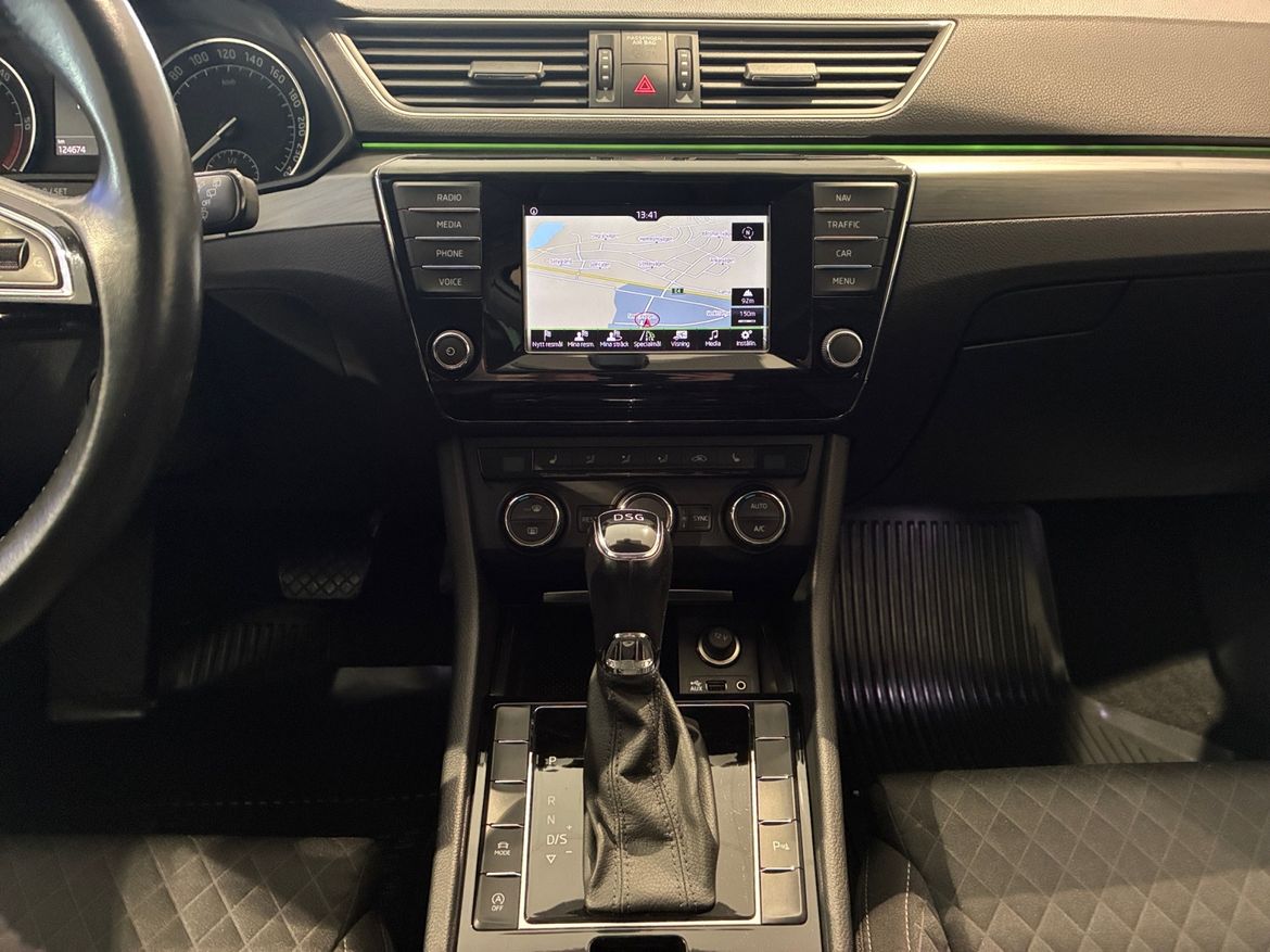 Škoda Superb Kombi 2.0 TDI DSG Sekventiell, 150hk, 2016