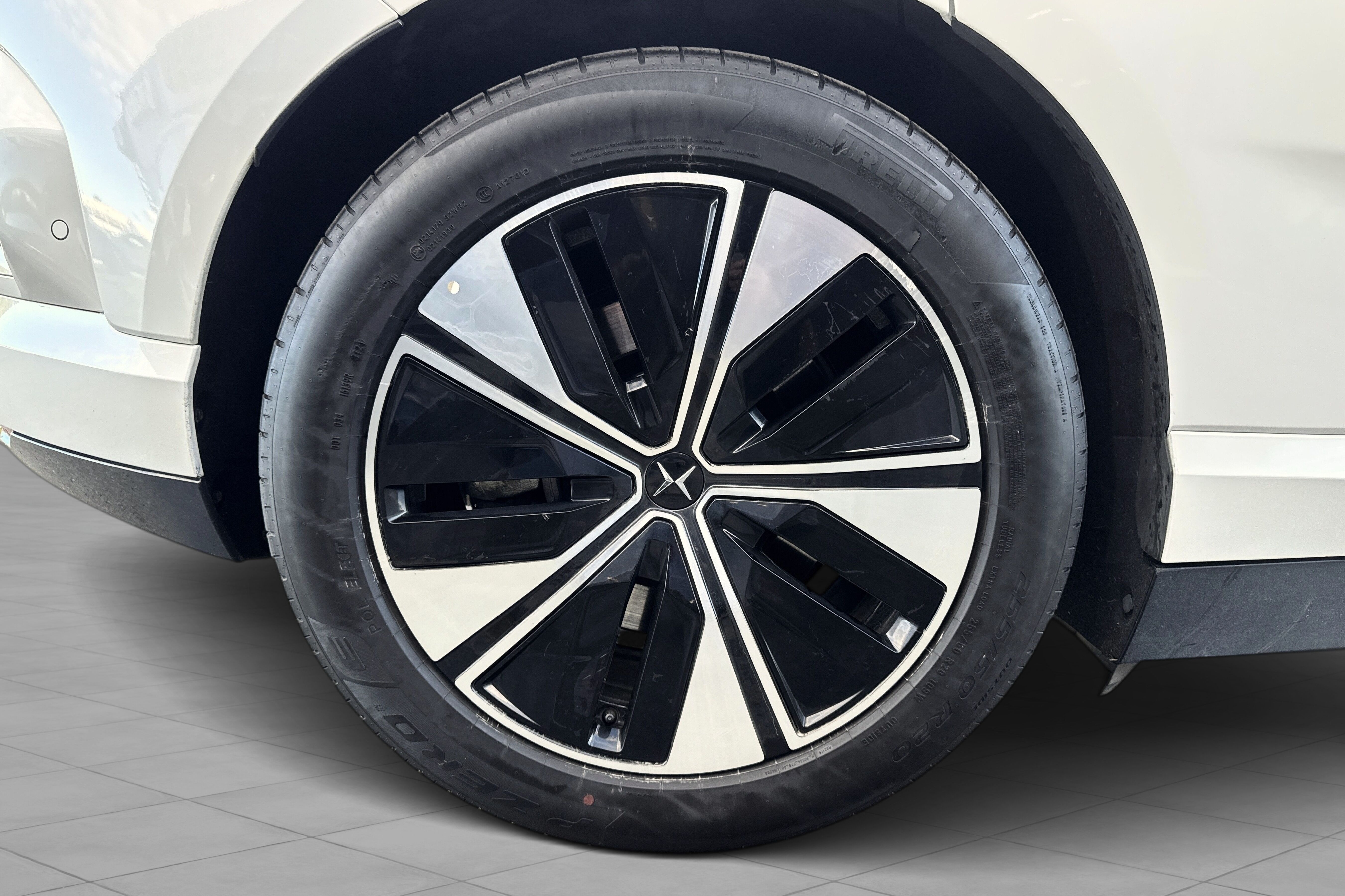 Polestar 4 Long Range Dual motor bilde 8