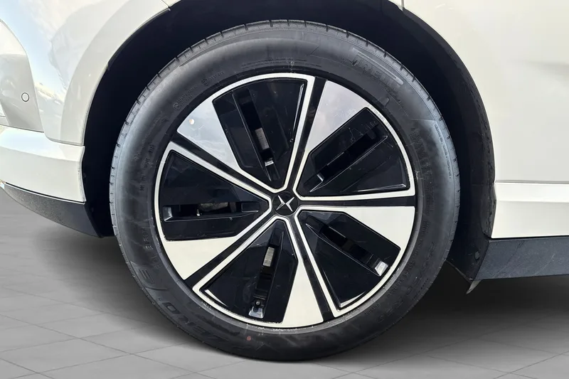 Polestar 4 Long Range Dual motor bilde 8