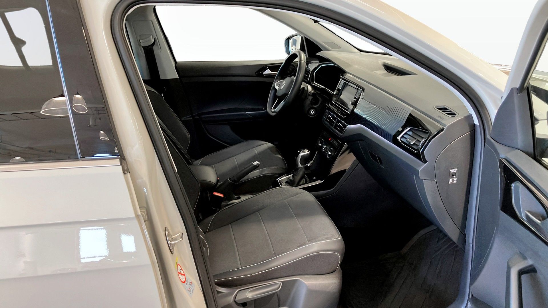 Volkswagen T-Cross Automat 2023, bild 3/10