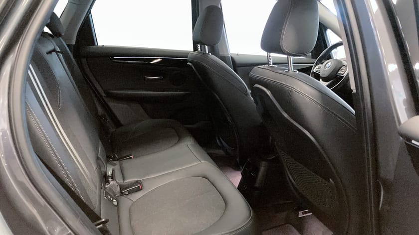 Bild 5 av BMW 225xe Active Tourer F45 Rattvärme, Backkamera, Adaptiva LED strålkastare, Head-up display, Hi-Fi ljudsystem, El Svankstöd
