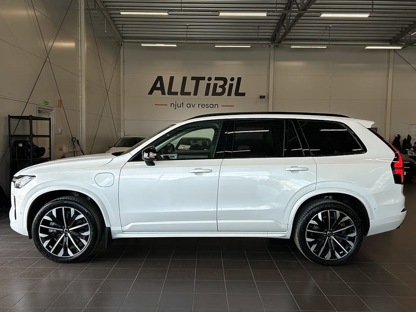 Bild 2 av Volvo XC90 7 Säten Recharge T8 II AWD AUT Ultra Dark Pano/360/HUD/B&W/Luft