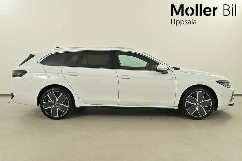 Bild 3 av Volkswagen Passat Variant eHybrid R-Line SWE Edition 272 hk DSG6