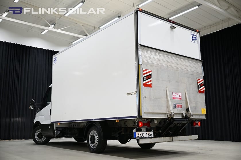 Bild 4 av Iveco Daily 35-160 Chassi Cab 156HK Automat|Volymskåp|BG-Lyft|EnÄgare|NyKamrem|Moms