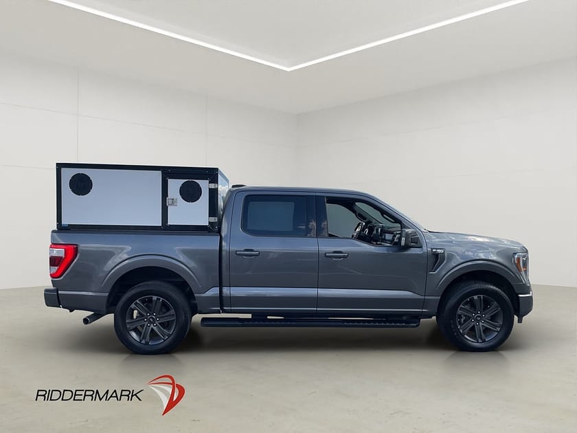 Bild 2 av Ford F-150 SuperCrew Lariat Sport V8 4x4 HUNDKÅPA Pano B&O Skinn Moms