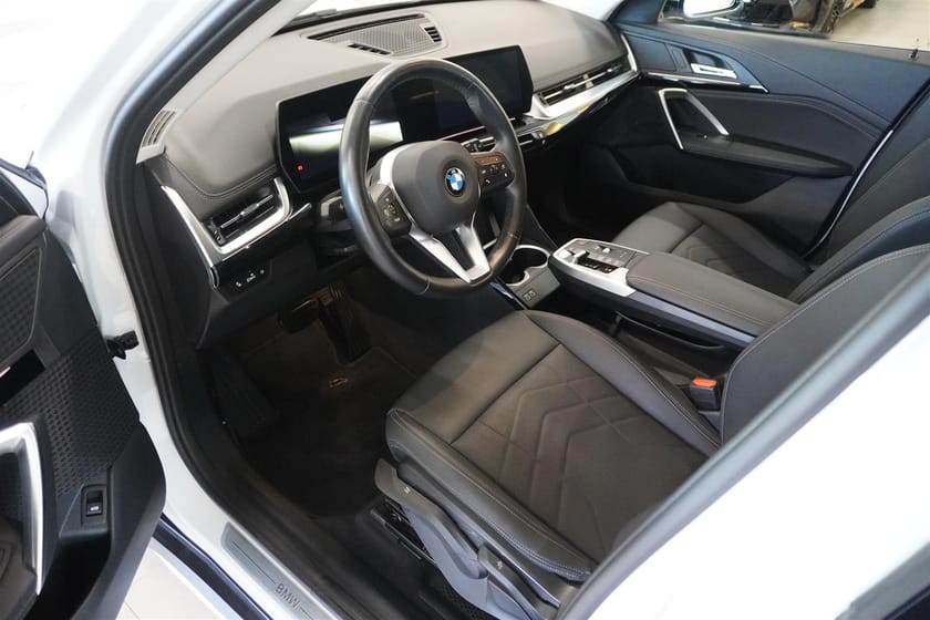 Bild 2 av BMW X1 sDrive18i xLine Premium Drag Park Assist Tonade