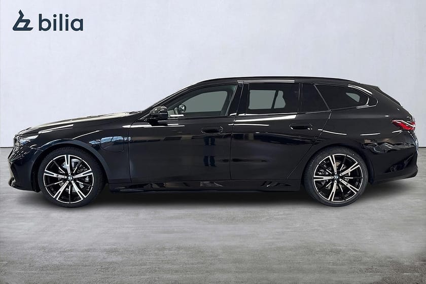 Bild 3 av BMW 530e xDrive Touring M-sport | Drag | B&W | Head-up | 360