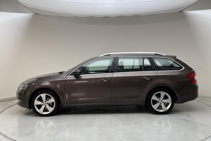 Bild 2 av Škoda Octavia Kombi III 2.0 TDI CR Combi 4x4 (150hk)