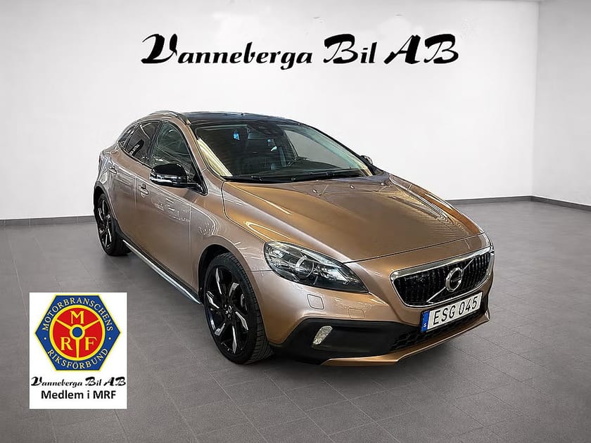 Bild 1 av Volvo V40 Cross Country D4 Geartronic Summum Panorama/Backkamera/Skinn/Euro 5