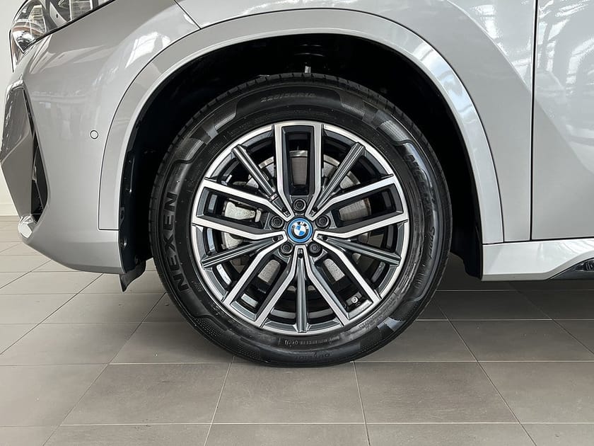 Bild 4 av BMW iX1 xDrive30 M Sport Drag Rattvärme Drive/Park Assist