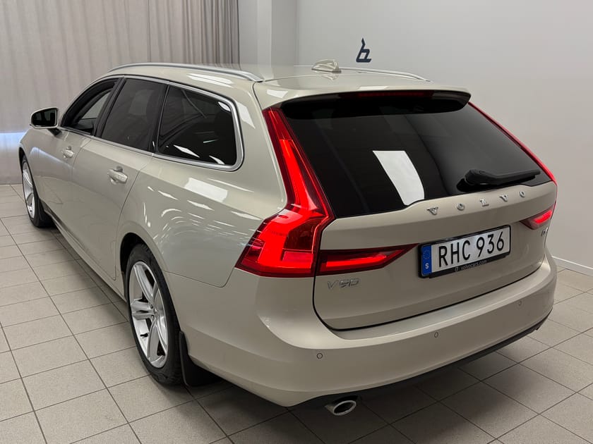 Bild 3 av Volvo V90 D4 Momentum Advanced SE
