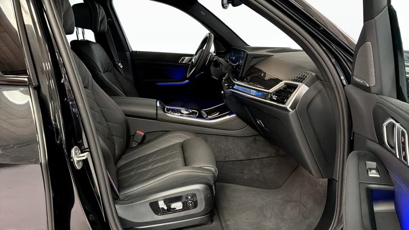 Bild 3 av BMW X5 xDrive50e M Sport Pro Pano HUD H&K 360 Sky Lounge