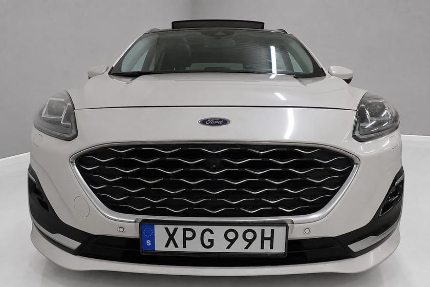 Bild 3 av Ford Kuga Plug-In Hybrid E-CVT Vignale Dragkrok Panorama Headup