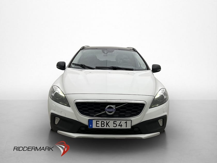 Bild 2 av Volvo V40 Cross Country D2 Momentum Värmare Pano VÄLSERVAD