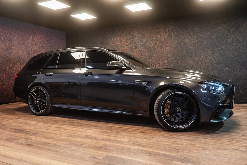 Bild 2 av Mercedes-Benz AMG E 63 S T 4MATIC+